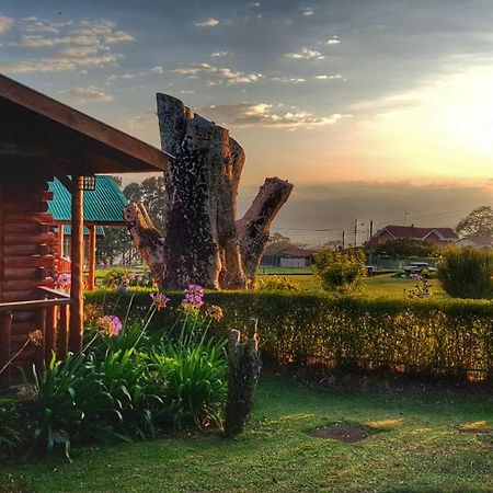 Grandpas Hotel & Restaurante Cartago Exterior photo