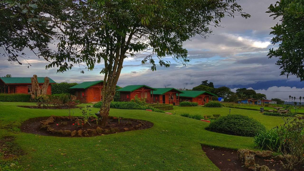 Grandpas Hotel & Restaurante Cartago Exterior photo