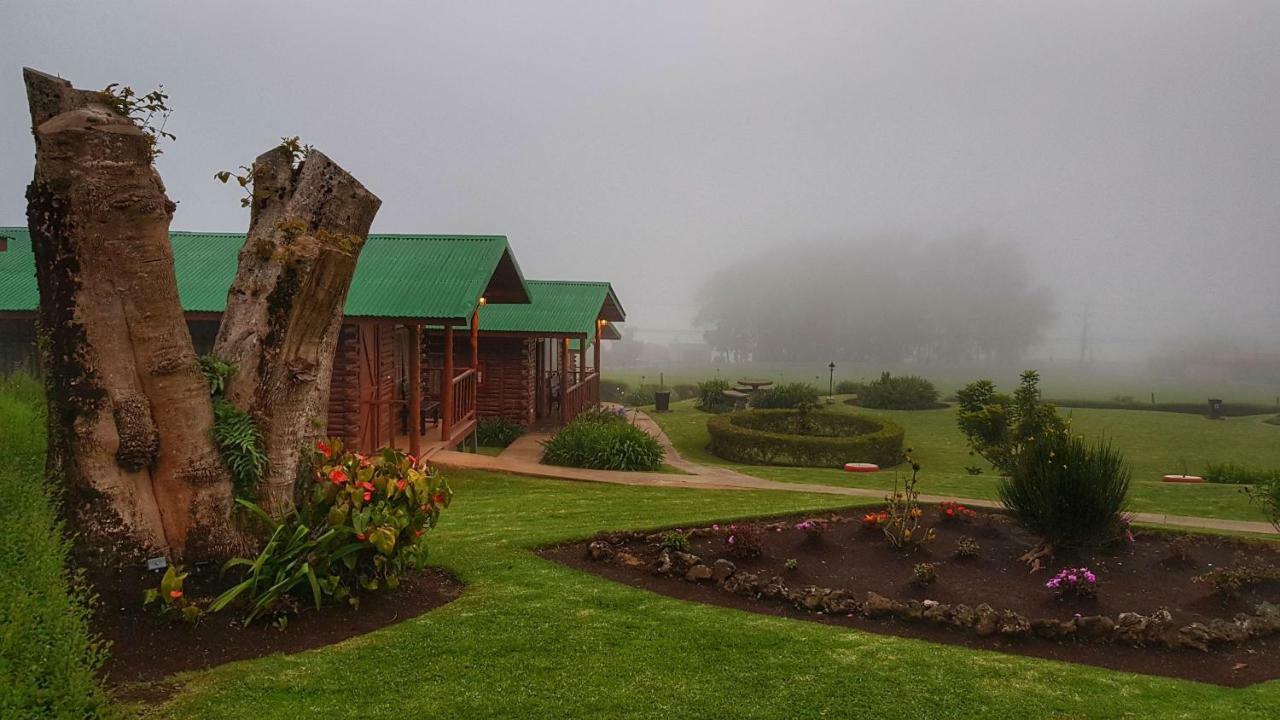 Grandpas Hotel & Restaurante Cartago Exterior photo