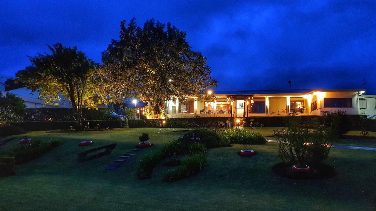 Grandpas Hotel & Restaurante Cartago Exterior photo