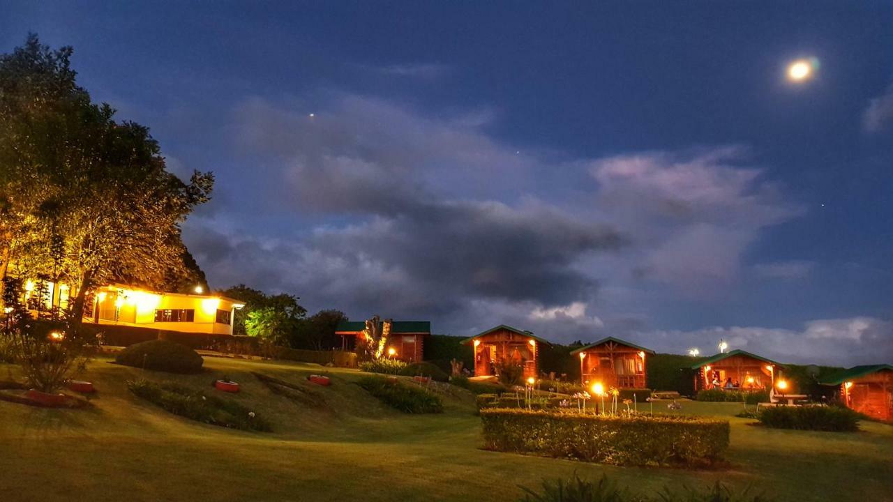 Grandpas Hotel & Restaurante Cartago Exterior photo